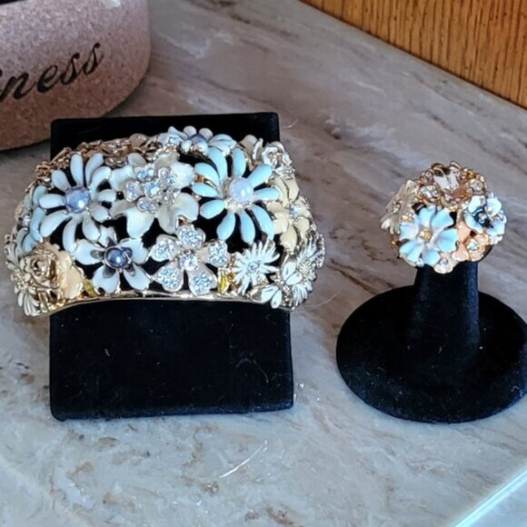 Kenneth Jay Lane Floral Bracelet Ring Set - Picture 10 of 10